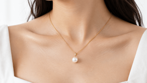Collier pendentif en perle d'eau douce : Guide d'achat des styles et des prix
